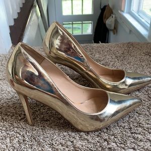 Gold Steve Madden heel size 9. Worn once!